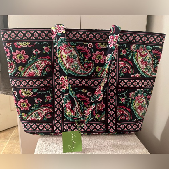Vera Bradley Handbags - NWT Vera Bradley Black and Pink Paisley and Floral Shoulder Bag